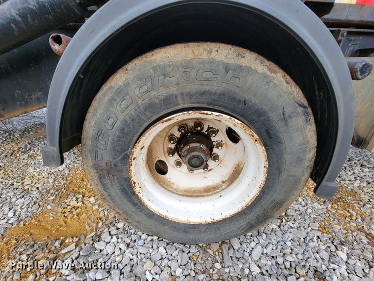 image for item ID9511 1999 Galbreath AC2-0R-470  roll-off container trailer