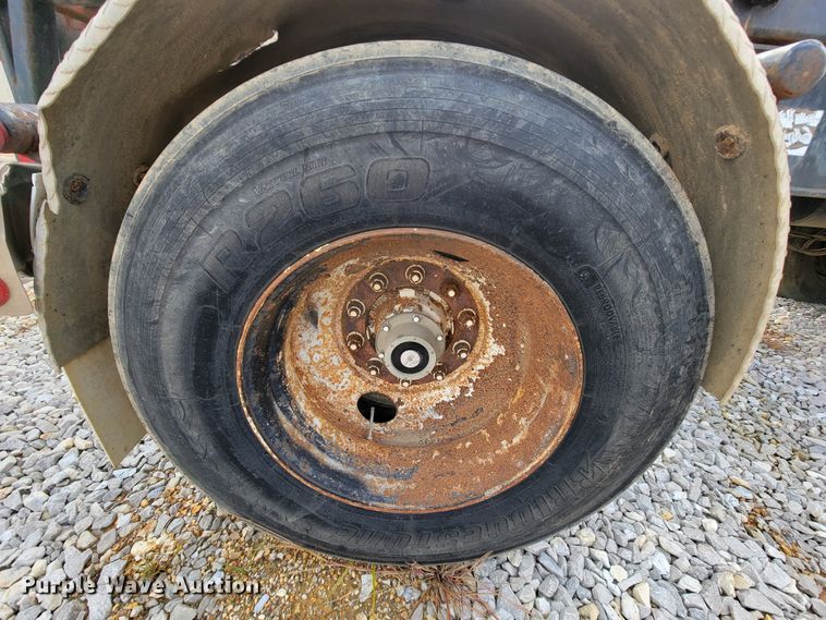 image for item ID9511 1999 Galbreath AC2-0R-470  roll-off container trailer