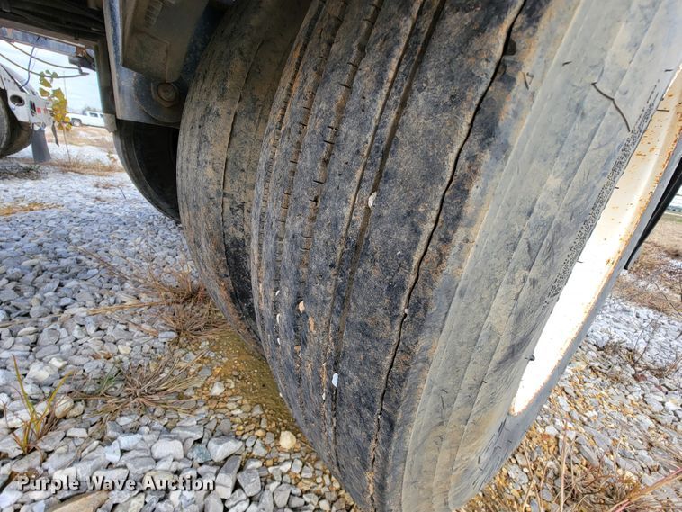 image for item ID9511 1999 Galbreath AC2-0R-470  roll-off container trailer