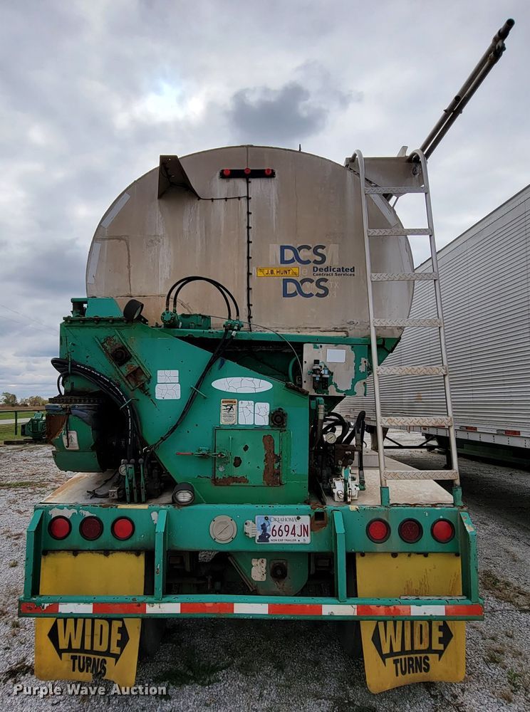 image for item ID9530 1990 Ledwell LW40 APW  feed delivery trailer