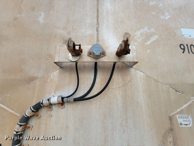 image for item ID9530 1990 Ledwell LW40 APW  feed delivery trailer