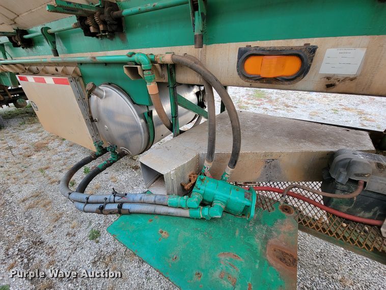 image for item ID9530 1990 Ledwell LW40 APW  feed delivery trailer