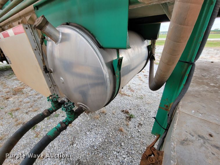 image for item ID9530 1990 Ledwell LW40 APW  feed delivery trailer