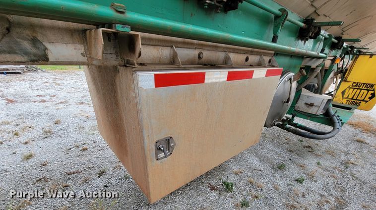 image for item ID9530 1990 Ledwell LW40 APW  feed delivery trailer