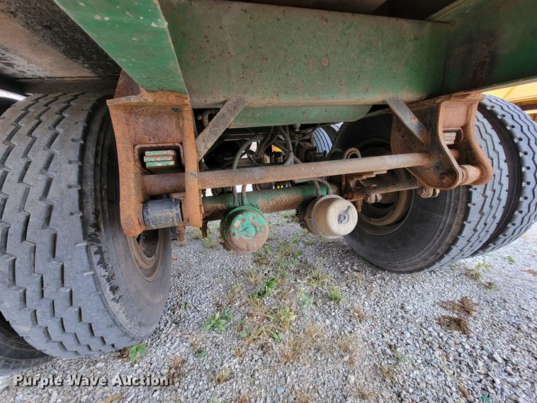 image for item ID9530 1990 Ledwell LW40 APW  feed delivery trailer