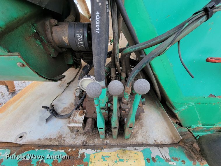 image for item ID9530 1990 Ledwell LW40 APW  feed delivery trailer