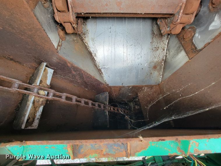 image for item ID9530 1990 Ledwell LW40 APW  feed delivery trailer