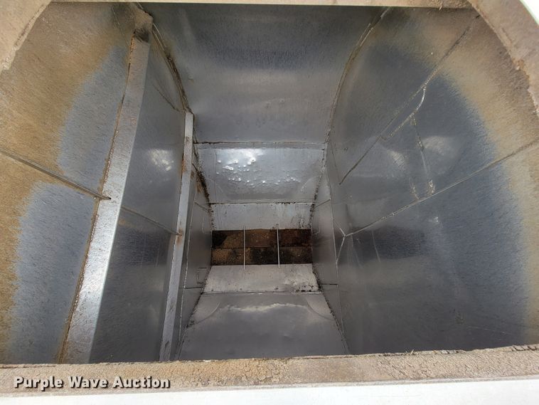 image for item ID9530 1990 Ledwell LW40 APW  feed delivery trailer