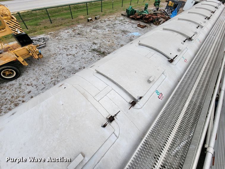 image for item ID9530 1990 Ledwell LW40 APW  feed delivery trailer