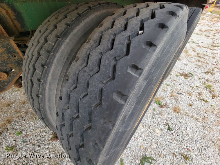 image for item ID9530 1990 Ledwell LW40 APW  feed delivery trailer