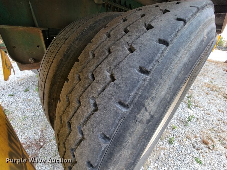 image for item ID9530 1990 Ledwell LW40 APW  feed delivery trailer