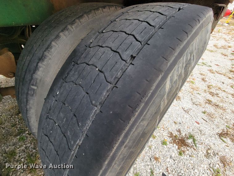 image for item ID9530 1990 Ledwell LW40 APW  feed delivery trailer