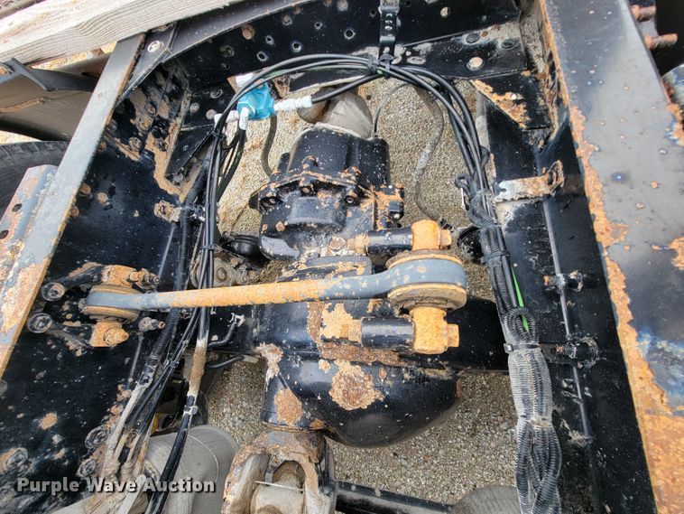 image for item ID9531 2005 Mack CXN613  semi truck