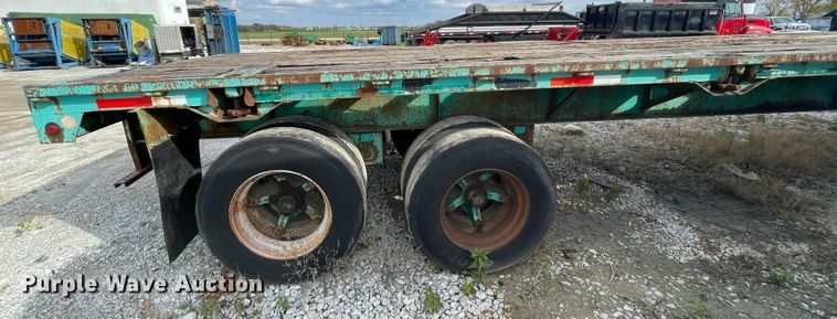 image for item ID9532 1990 Fontaine FTW-4-8045A  flatbed trailer