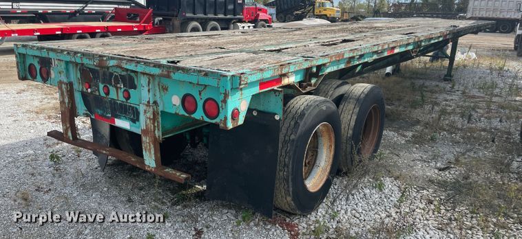 image for item ID9532 1990 Fontaine FTW-4-8045A  flatbed trailer