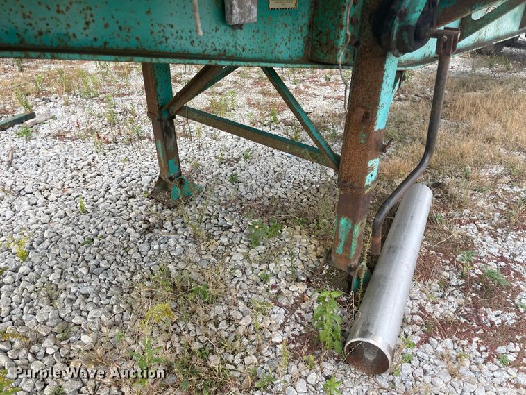 image for item ID9532 1990 Fontaine FTW-4-8045A  flatbed trailer