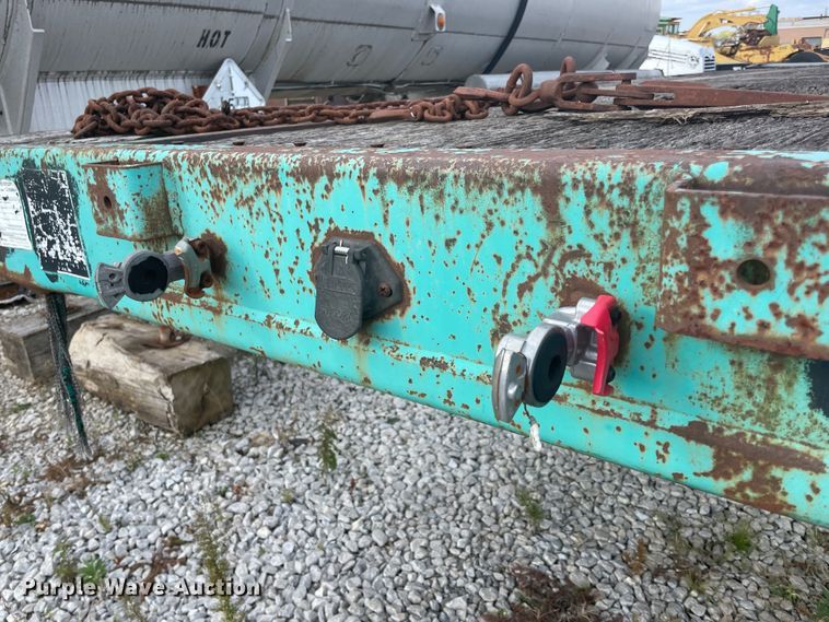 image for item ID9532 1990 Fontaine FTW-4-8045A  flatbed trailer