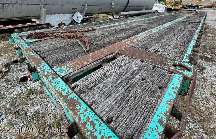 image for item ID9532 1990 Fontaine FTW-4-8045A  flatbed trailer
