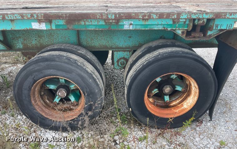 image for item ID9532 1990 Fontaine FTW-4-8045A  flatbed trailer