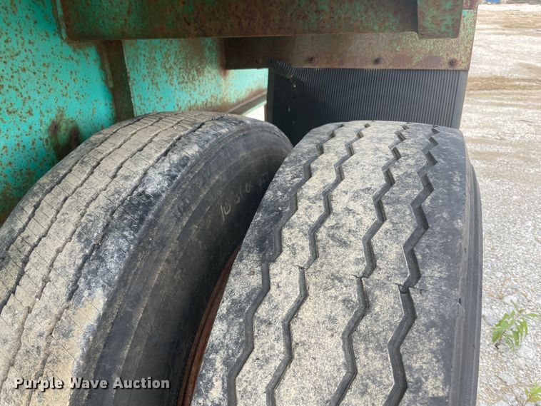 image for item ID9532 1990 Fontaine FTW-4-8045A  flatbed trailer