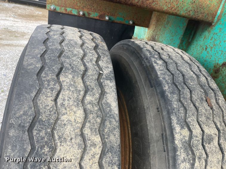 image for item ID9532 1990 Fontaine FTW-4-8045A  flatbed trailer