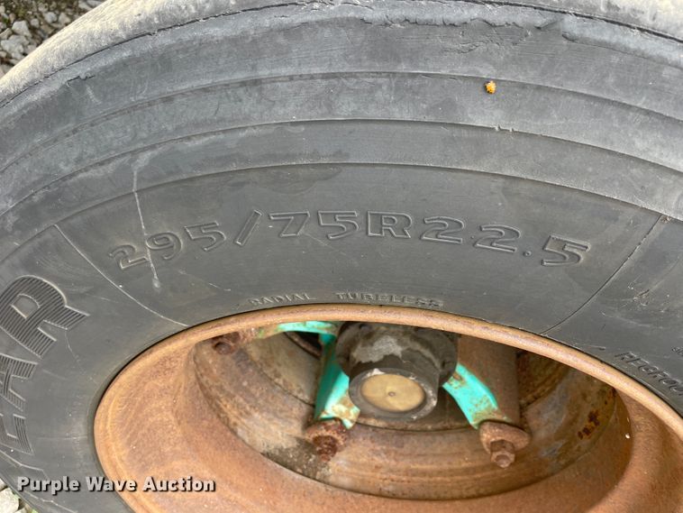 image for item ID9532 1990 Fontaine FTW-4-8045A  flatbed trailer