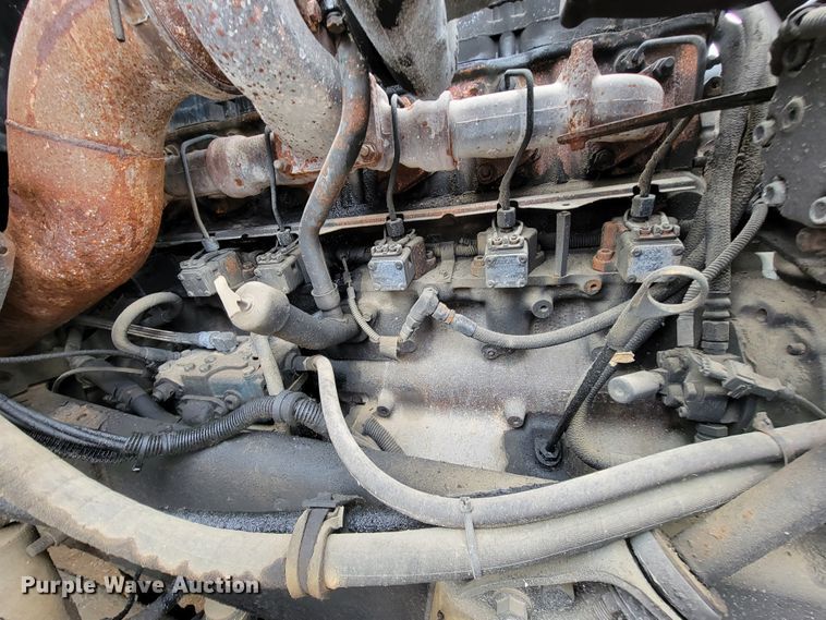 image for item ID9533 2001 Mack CX613 Vision  semi truck