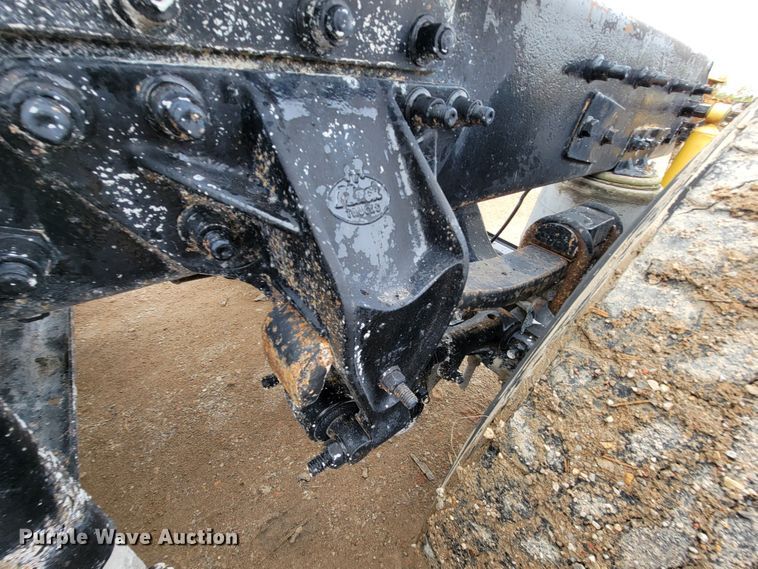 image for item ID9533 2001 Mack CX613 Vision  semi truck