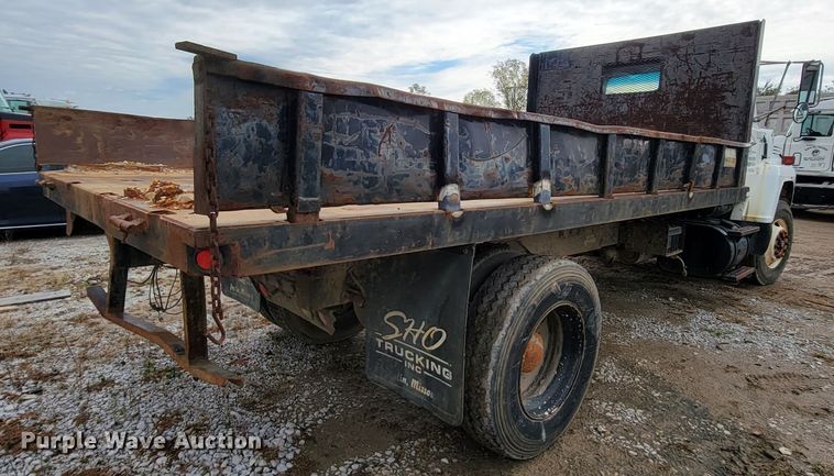 image for item ID9534 1991 Ford LN8000  dump flatbed truck