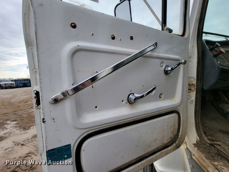 image for item ID9534 1991 Ford LN8000  dump flatbed truck