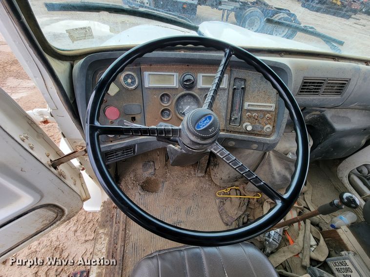 image for item ID9534 1991 Ford LN8000  dump flatbed truck