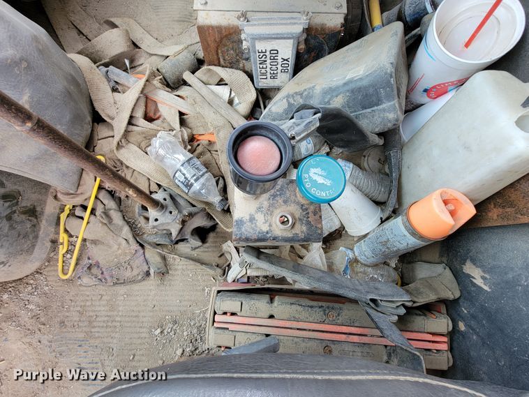 image for item ID9534 1991 Ford LN8000  dump flatbed truck