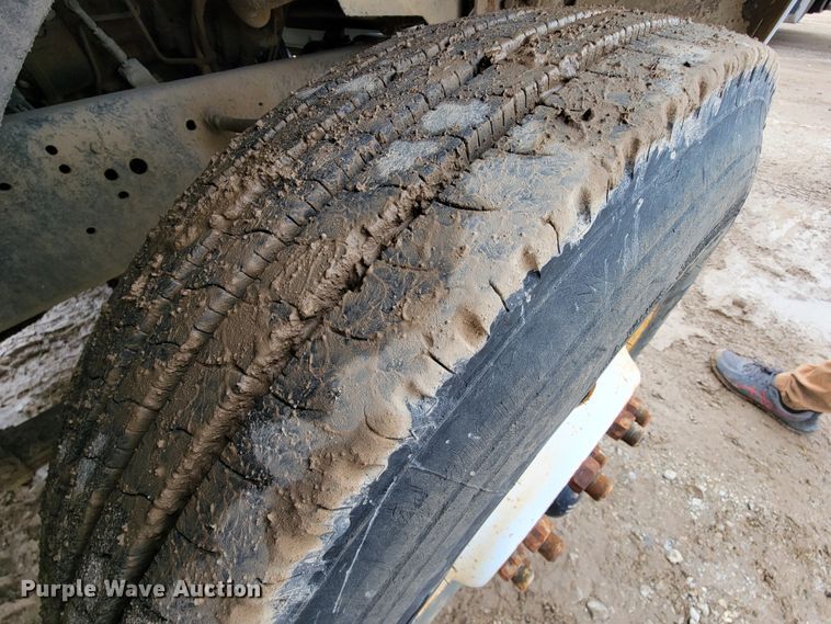 image for item ID9534 1991 Ford LN8000  dump flatbed truck