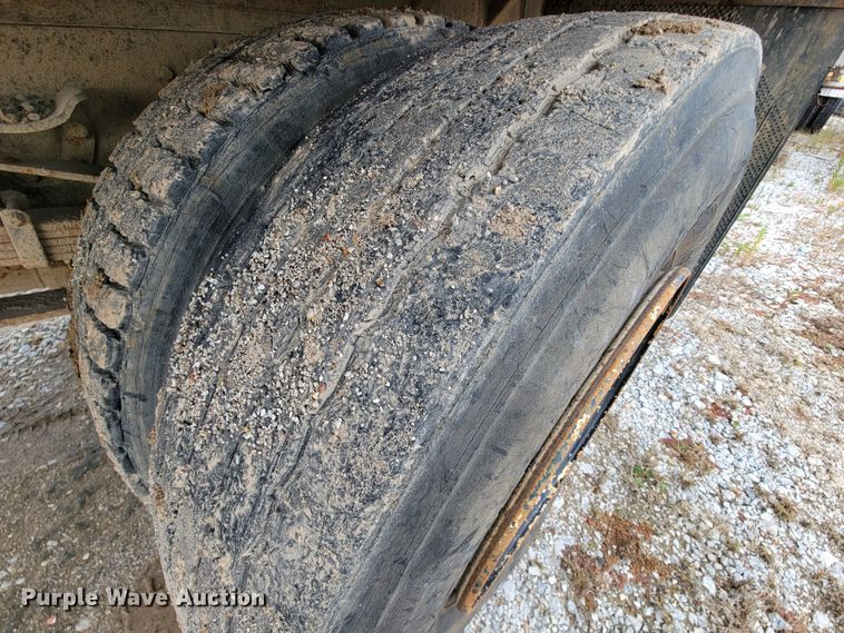 image for item ID9534 1991 Ford LN8000  dump flatbed truck