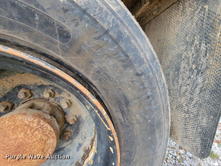 image for item ID9534 1991 Ford LN8000  dump flatbed truck