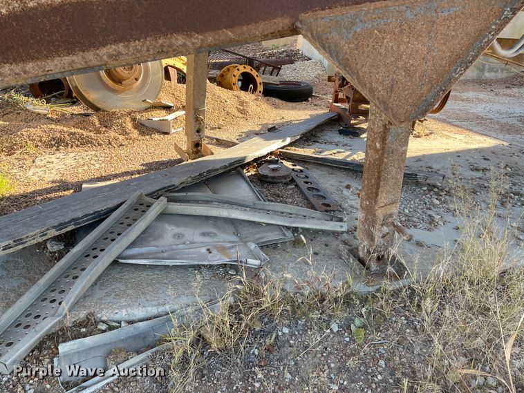 image for item IK9591 2008 Travis  end dump trailer