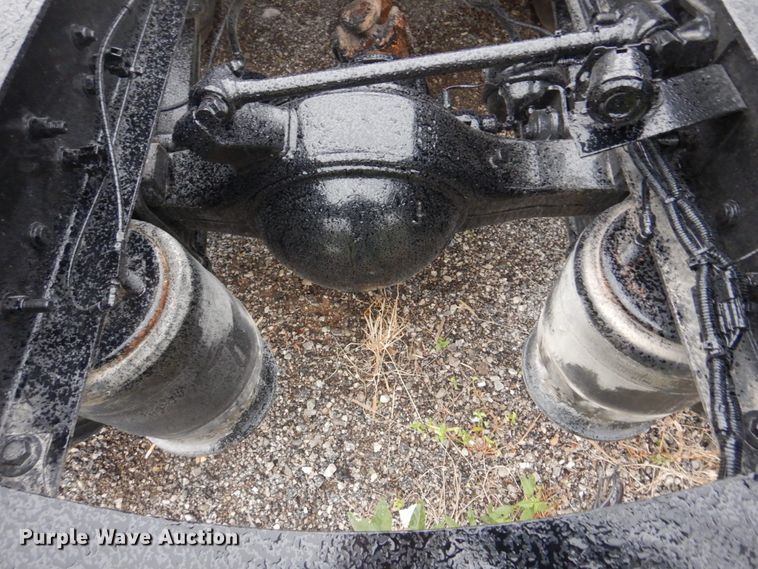 image for item IM9552 2007 Freightliner Columbia 120  semi truck