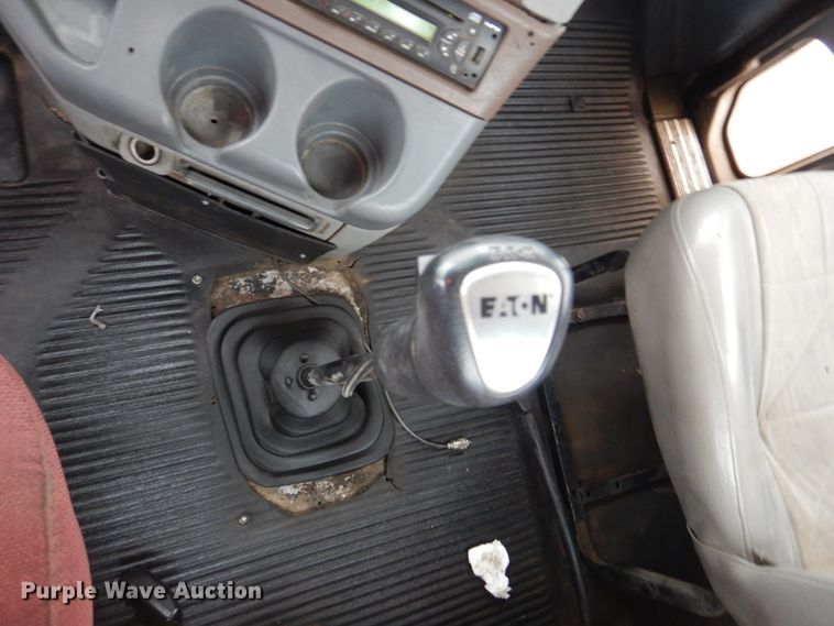 image for item IM9552 2007 Freightliner Columbia 120  semi truck