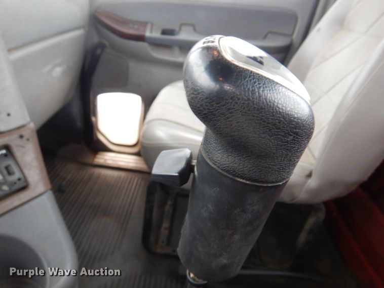 image for item IM9552 2007 Freightliner Columbia 120  semi truck