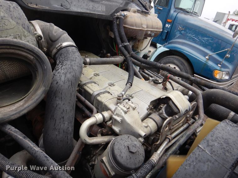 image for item IM9552 2007 Freightliner Columbia 120  semi truck