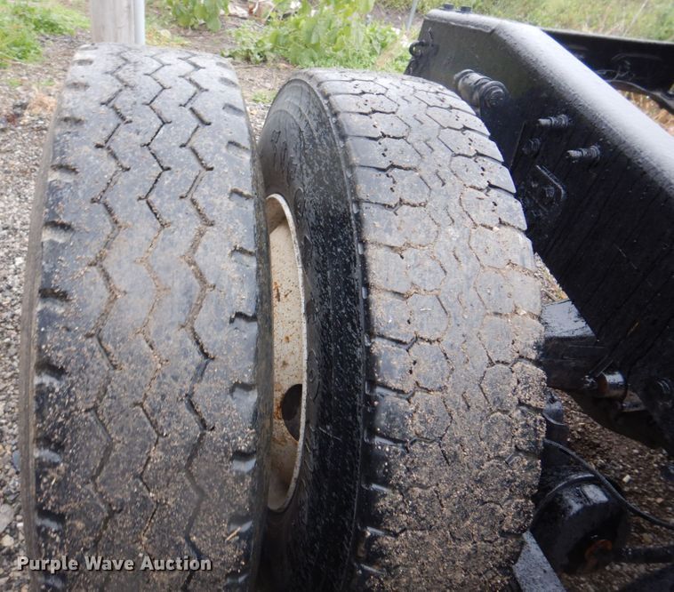 image for item IM9552 2007 Freightliner Columbia 120  semi truck