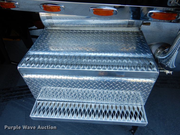 image for item IR9247 1987 Peterbilt 359 Classic  semi truck