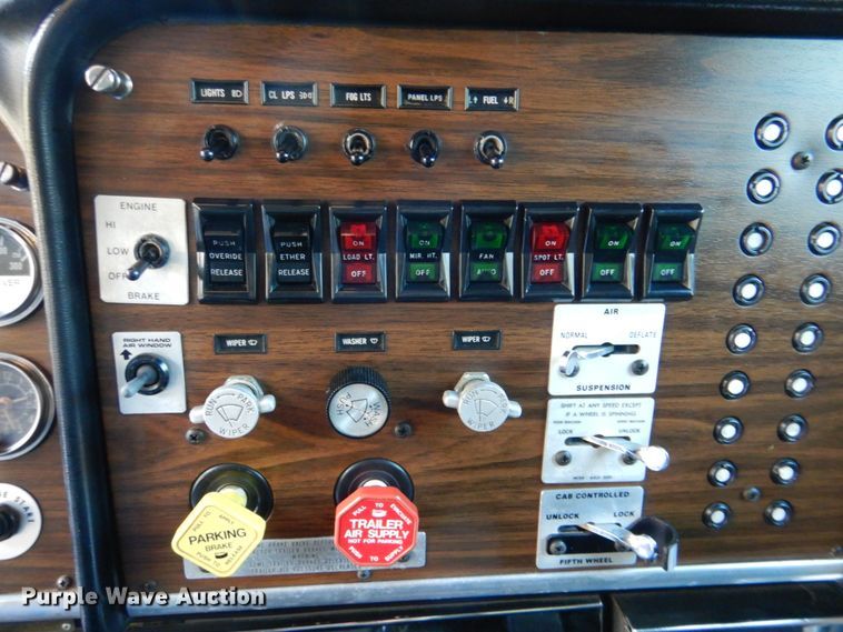 image for item IR9247 1987 Peterbilt 359 Classic  semi truck