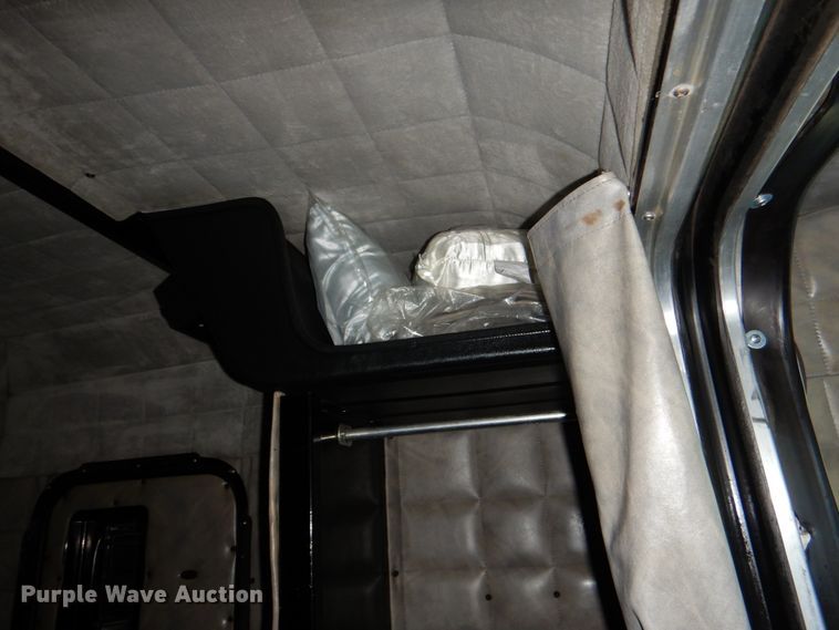 image for item IR9247 1987 Peterbilt 359 Classic  semi truck