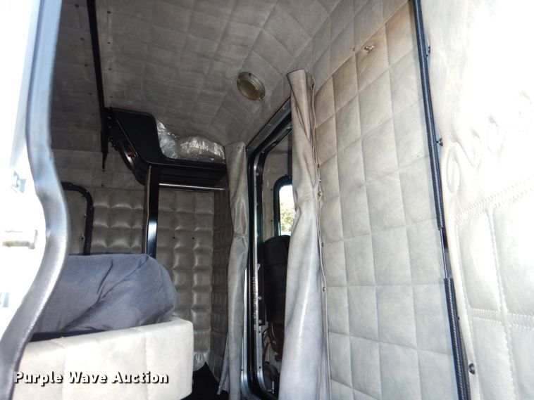 image for item IR9247 1987 Peterbilt 359 Classic  semi truck