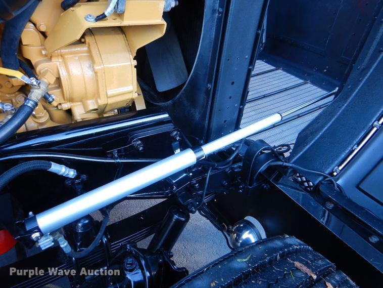 image for item IR9247 1987 Peterbilt 359 Classic  semi truck