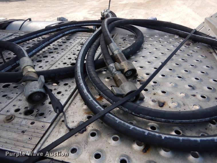 image for item IV9522 2012 Freightliner Cascadia  semi truck