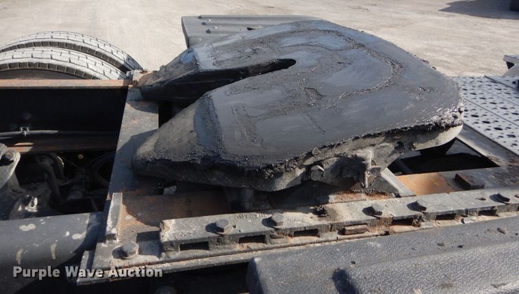 image for item IV9522 2012 Freightliner Cascadia  semi truck