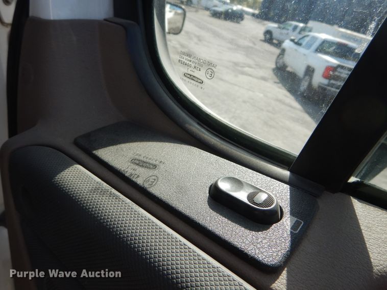 image for item IV9522 2012 Freightliner Cascadia  semi truck