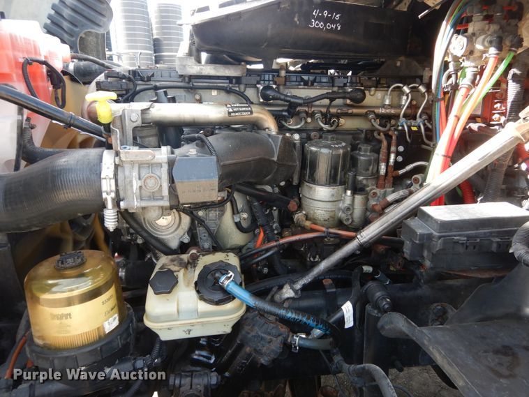 image for item IV9522 2012 Freightliner Cascadia  semi truck